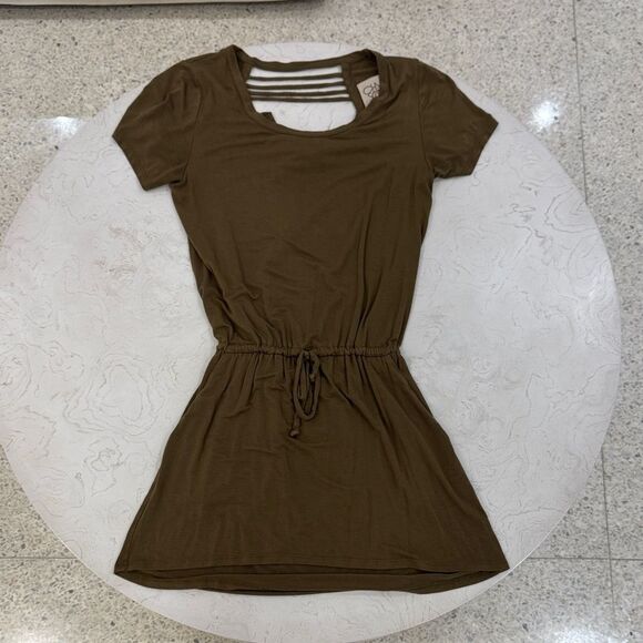 Chaser Brown Short Sleeve Midi Dress - Picture 5 of 10